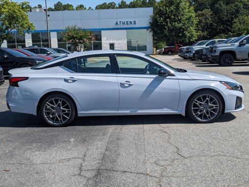 Used 2023 Nissan Altima 2.0 SR image 3