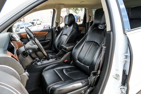 Used 2017 Chevrolet Traverse LT image 28