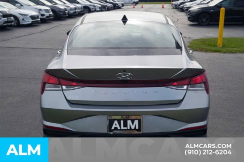 Used 2023 Hyundai Elantra SEL image 7