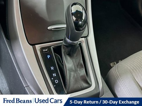 Used 2016 Hyundai Elantra SE image 17