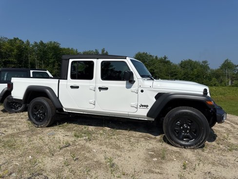 New 2025 Jeep Gladiator Sport image 6
