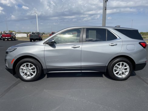 Used 2023 Chevrolet Equinox LT w/ Driver Convenience Package image 2