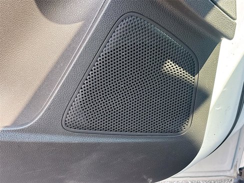 Used 2018 Ford Focus SE w/ SE Appearance Package image 19