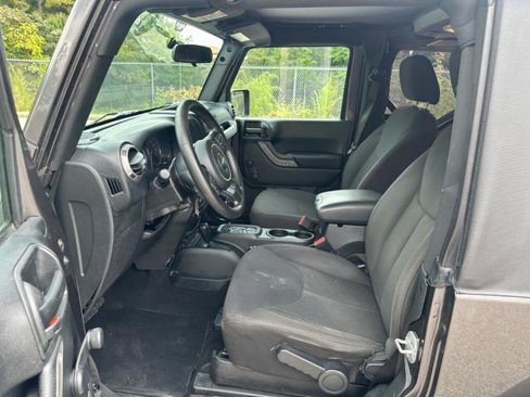Used 2017 Jeep Wrangler Sport image 17