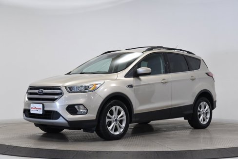 Used 2017 Ford Escape SE w/ Equipment Group 201A image 3