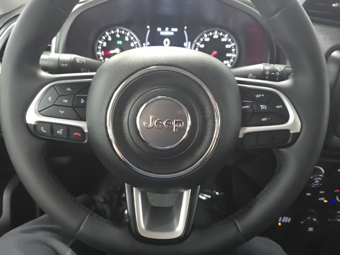 Used 2020 Jeep Renegade Latitude image 19