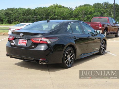Used 2024 Toyota Camry SE image 6