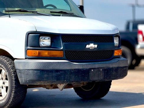 Used 2010 Chevrolet Express 1500 image 5
