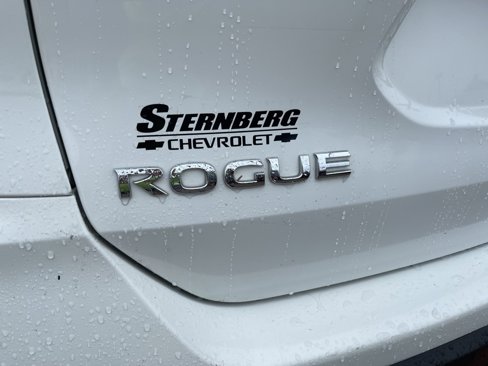 Used 2020 Nissan Rogue S image 11