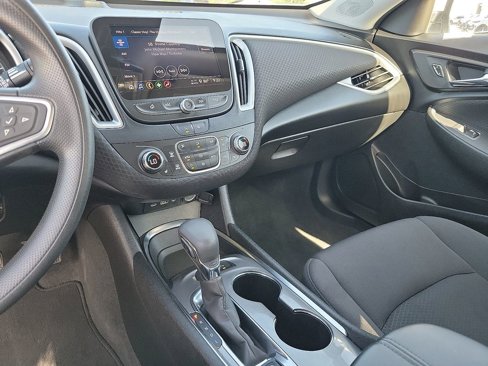 Used 2024 Chevrolet Malibu LT image 21