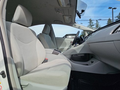 Used 2015 Toyota Prius Three image 30