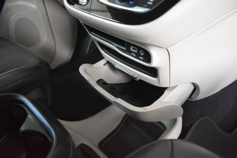 Used 2020 Chrysler Pacifica Touring-L image 26