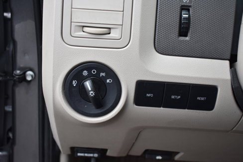 Used 2010 Ford Escape XLT image 16