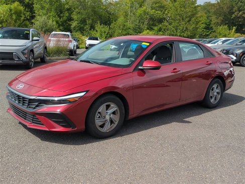 Certified 2024 Hyundai Elantra SE image 7