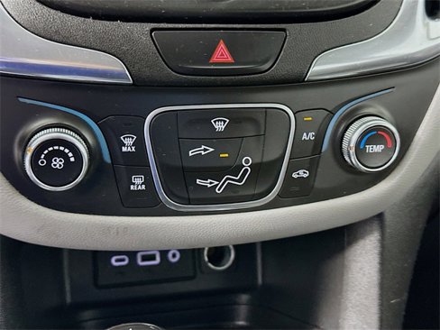 Used 2020 Chevrolet Equinox LS image 15