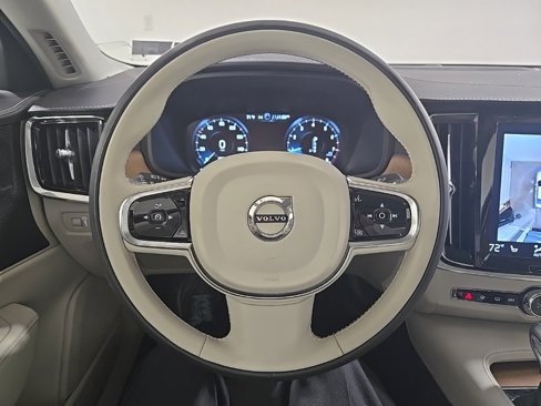 Used 2020 Volvo S90 T6 Inscription w/ Protection Package Premier image 10