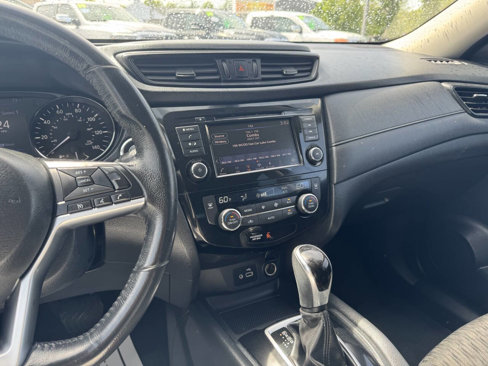 Used 2019 Nissan Rogue SV image 20
