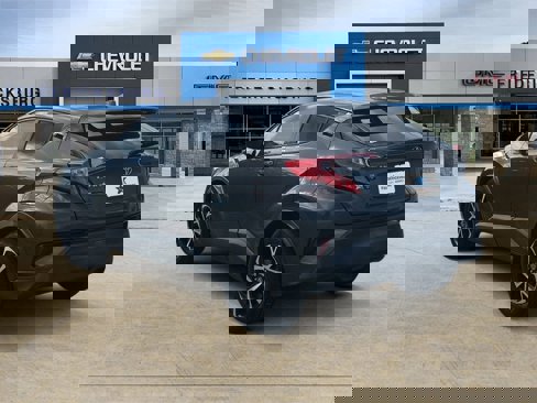Used 2018 Toyota C-HR XLE image 3
