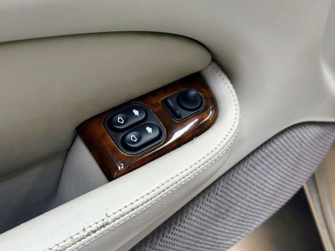Used 1999 Jaguar XK8 Convertible image 14