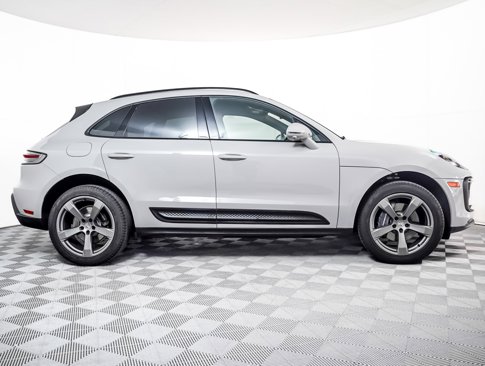 Certified 2024 Porsche Macan w/ Premium Plus Package image 9