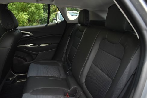 Used 2024 Chevrolet Trax LT w/ Driver Confidence Package image 15