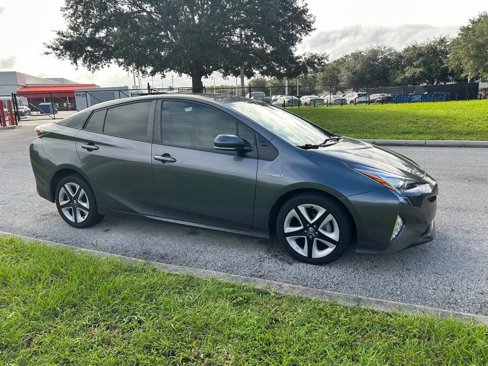 Used 2016 Toyota Prius Four Touring image 7