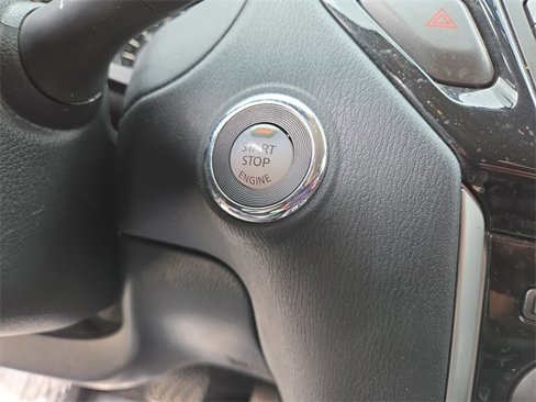 Certified 2020 Nissan Pathfinder SV image 18