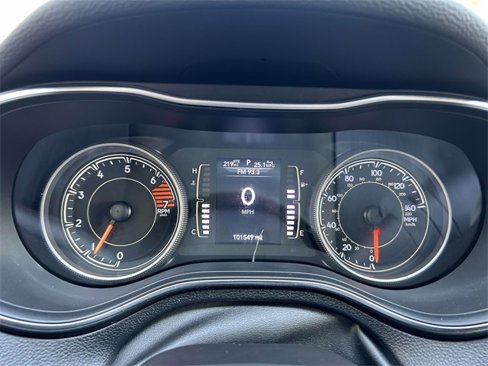 Used 2019 Jeep Cherokee Latitude w/ Popular Appearance Group image 18