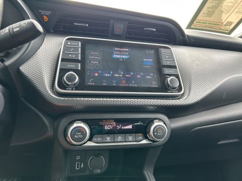 Used 2019 Nissan Kicks SV image 23