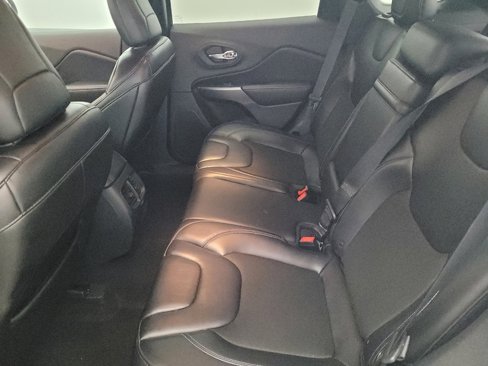 Used 2019 Jeep Cherokee Latitude Plus image 18