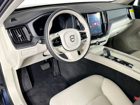 Used 2025 Volvo XC60 B5 Core w/ Protection Package Premier image 7