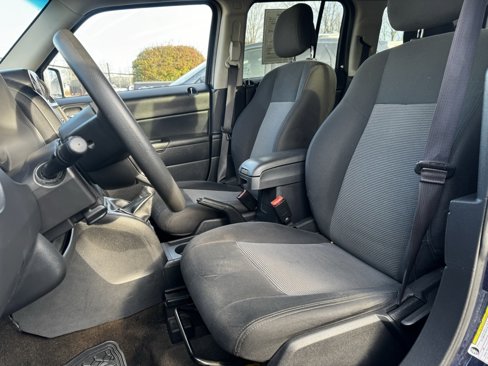 Used 2016 Jeep Patriot Sport w/ Power Value Group image 14