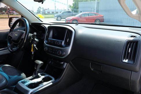 Used 2019 Chevrolet Colorado LT w/ LT Convenience Package image 3