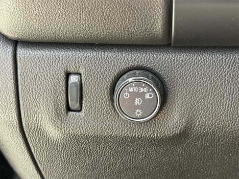 Used 2016 GMC Canyon SLE image 24