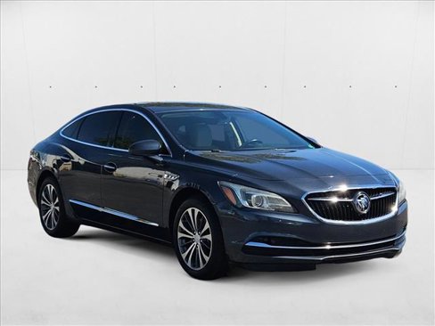 Used 2019 Buick LaCrosse Preferred image 3