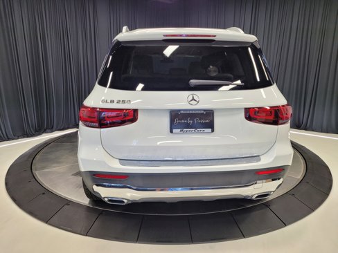 Used 2020 Mercedes-Benz GLB 250 w/ Premium Package image 10