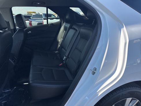 Used 2023 Chevrolet Equinox Premier image 27