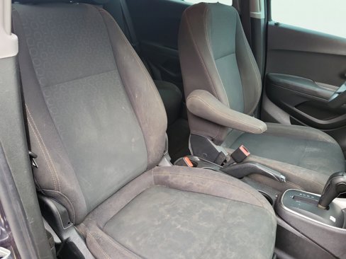Used 2018 Chevrolet Trax LS image 16