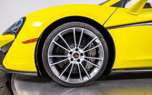 Used 2018 McLaren 570S Spider image 14
