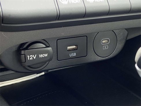 Used 2025 Hyundai Elantra Sport image 18