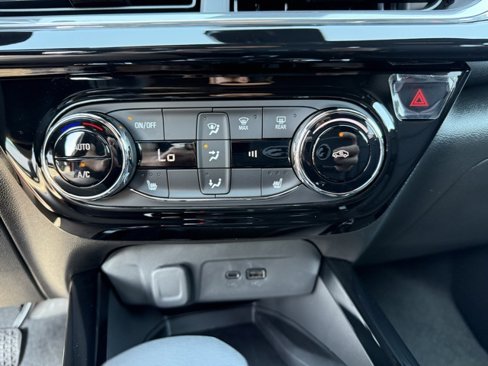 New 2026 Chevrolet Trax RS w/ Sunroof Package image 19