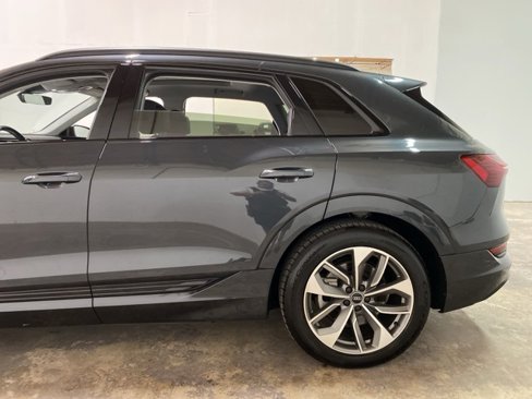 Used 2021 Audi e-tron Premium w/ Black Optic Package image 94