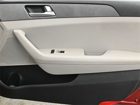 Used 2015 Hyundai Sonata SE image 19