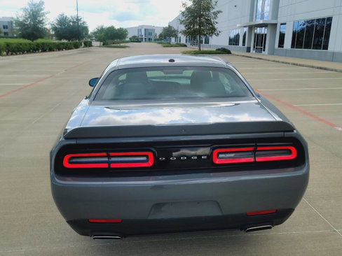Used 2019 Dodge Challenger SXT image 5