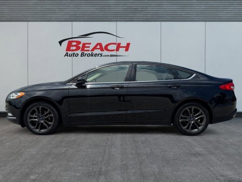 Used 2018 Ford Fusion SE w/ Equipment Group 201A image 3