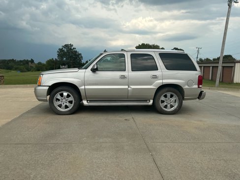 Used 2006 Cadillac Escalade AWD image 2