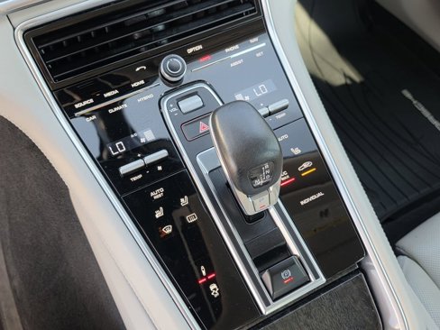 Certified 2018 Porsche Panamera 4 w/ Premium Package Plus image 32
