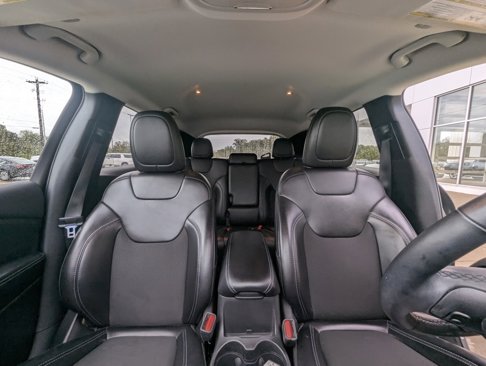 Used 2019 Jeep Cherokee Latitude Plus w/ Cold Weather Group image 23