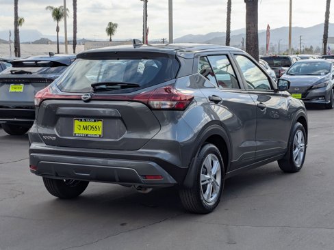New 2025 Nissan Kicks Play S image 5