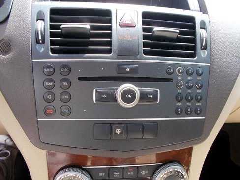 Used 2011 Mercedes-Benz C 300 Luxury image 18
